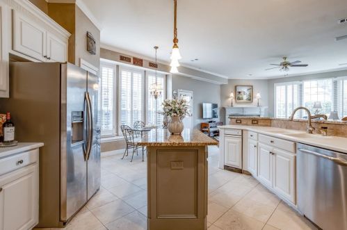 5348 Gatesworth Ln, Dallas, TX 75287-5434