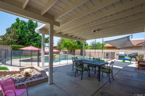 11421 Rancho Del Oro Dr, Riverside CA  92505-3582 exterior