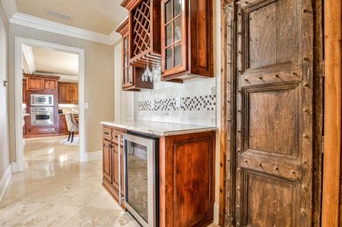 360 Cameron Ridge Dr, Atlanta GA  30328-4710 exterior