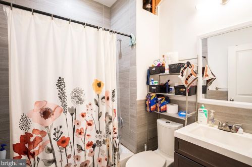 46 44 St, Philadelphia PA 19104-2939 exterior