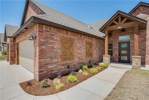 11501 58th St, Mustang, OK 73064