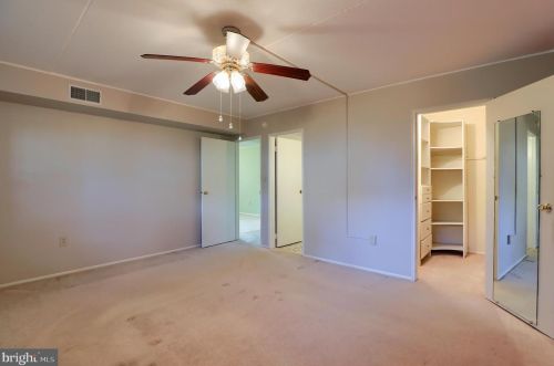 97 Valleybrook Dr, Lancaster PA  17601-4612 exterior