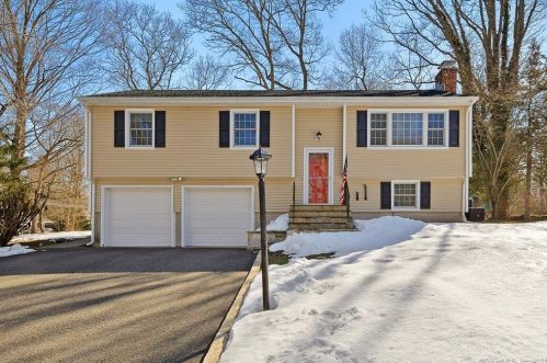 28 Glen Ave, Norwalk, CT 06850-1836