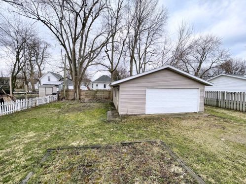 308 North St, Swygert, IL 61764-2067