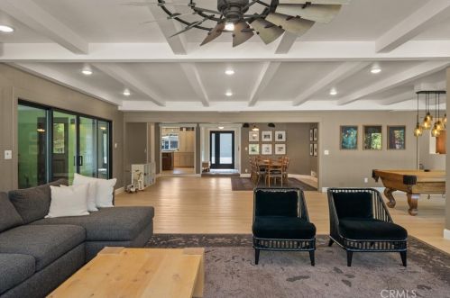 2 Bel Aire Cir, Chico, CA 95926-1401