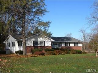 3452 Oxford Cir, Allentown, PA 18104-2676