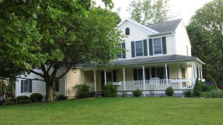 4 Kellie Ct, Califon, NJ 07830-4301