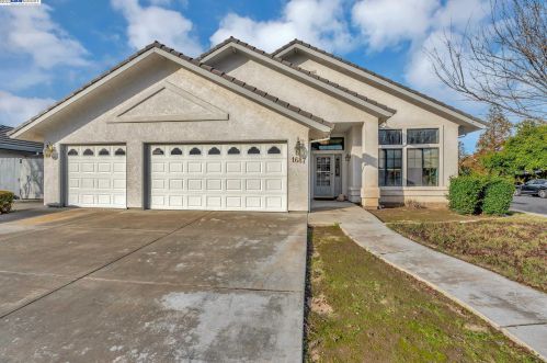 1687 Nehemiah Dr, Manteca, CA 95336-8528