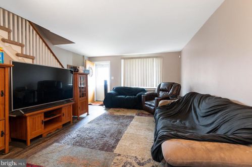 5411 Erdrick St, Philadelphia, PA 19124-1406