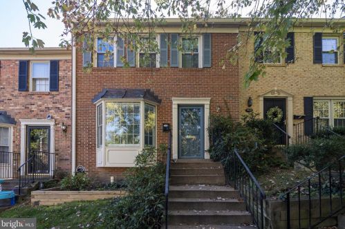 7433 Chummley Ct, Falls Church, VA 22043-2938