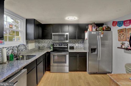 120 Dew Drop Ct, York, PA 17403-4930