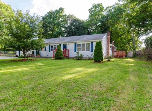 1 Oneils Ct, Nashua, NH 03063-3124