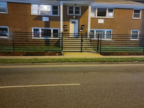 15000 Dorchester Ave, Dolton, IL 60419-2975