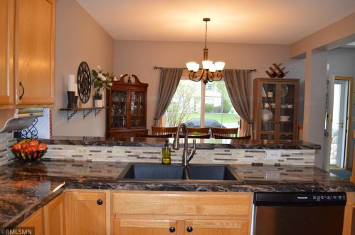 1888 Bluestem Ln, Saint Paul MN  55126-5018 exterior