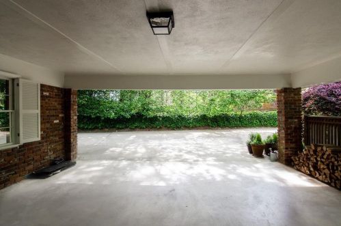 100 Finchley Ct, Atlanta GA  30328-2034 exterior