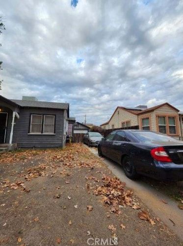 1111 Vassar Ave, Fresno, CA 93705-4451