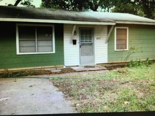 4313 Kings Oaks Ln, Fort Worth TX  76111-7048 exterior