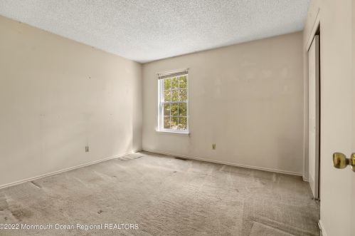 7 Old Orch Ln, Tinton Falls NJ 07712-2569 exterior