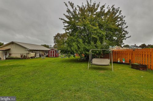 23 Central Ave, Bangor PA 18013-2221 exterior