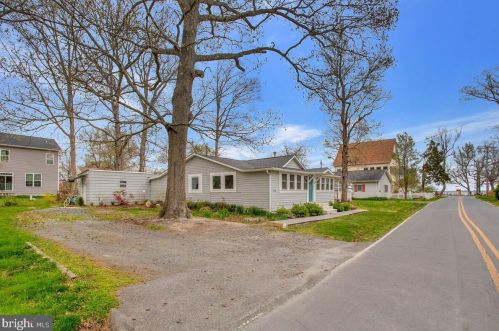 4726 Idlewilde Rd, Shady Side MD  20764-9766 exterior