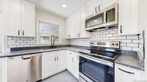 4697 Pennsylvania St, Englewood CO 80113-6915 exterior