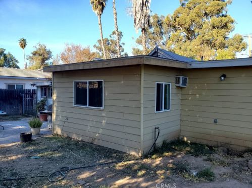 10348 Victoria Ave, Riverside CA  92503-6022 exterior