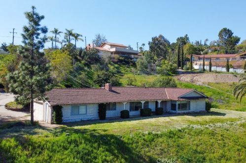 1791 Sirrine Dr, Santa Ana, CA 92705-1582