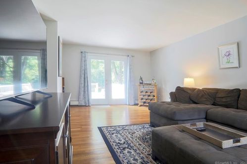 28 Thistle Rd, Norwalk, CT 06851-1915