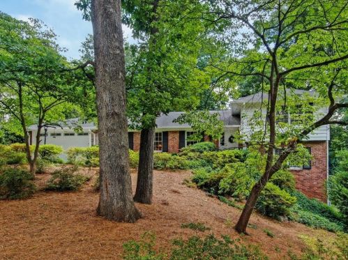 4815 Merlendale Ct, Atlanta, GA 30327-3318
