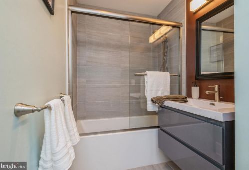 240 Bunker Hill Rd, Princeton NJ 08540-8514 exterior