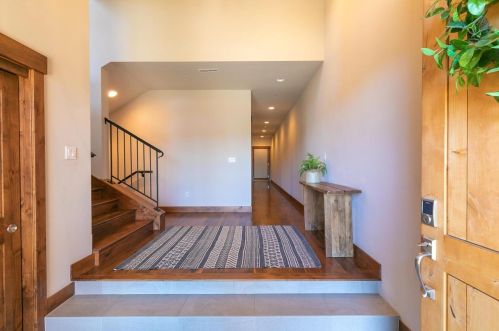 9114 Heartwood Dr, Truckee, CA 96161-5209