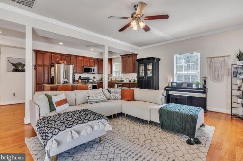 6318 Linden St, Shady Side MD  20764-2910 exterior