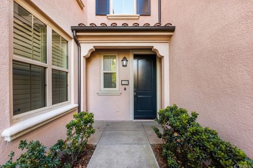 136 Coralwood, Irvine CA  92618-2248 exterior