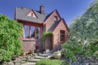 2908 Republican St, Seattle, WA 98112-4836