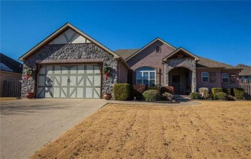 811 Sienna Dr, Centerton, AR 72719-9537