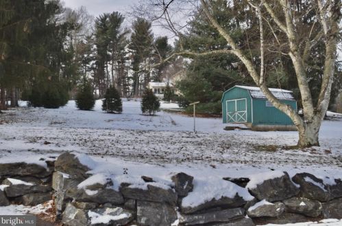 156 School House Rd, Lancaster PA  17603-6314 exterior