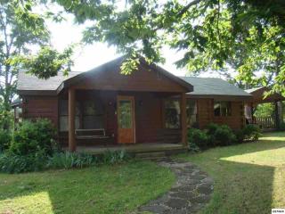3249 Mcclure Ln, Pigeon Forge, TN 37862-8221