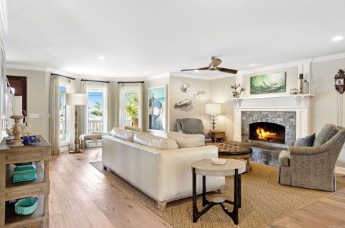 2816 Highland Dr, Carlsbad, CA 92008-1909
