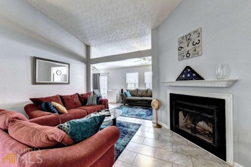 627 Stonecrest Dr, Loganville, GA 30052-8888