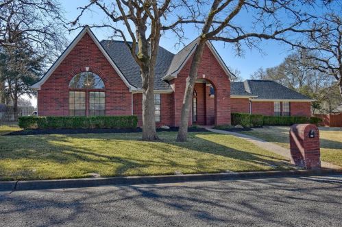 227 Briarwood Dr, Bellvue, TX 77418-3407