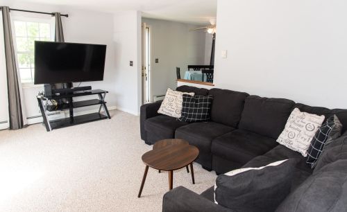 1 Arabian Ct, Goffstown, NH 03045-2714
