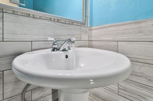 2693 Royal Ave, Simi Valley CA 93065-4768 exterior