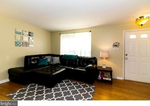 21 Coachlight Dr, Erial, NJ 08081-5602