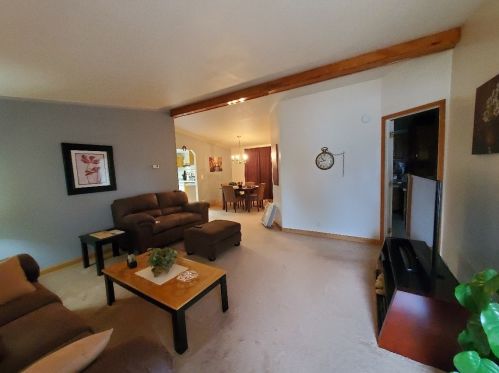 72 Begonia Dr, Matteson, IL 60443-1589