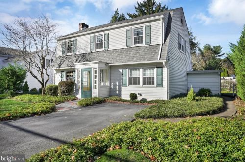 210 Parkway Rd, Harrisburg, PA 17110-1565