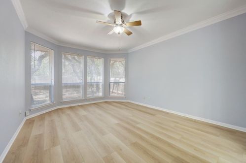 6516 Clairmont Dr, Austin TX  78749-3429 exterior