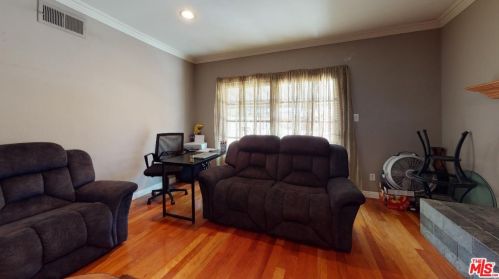 7118 Jellico Ave, Van Nuys, CA 91406-3526