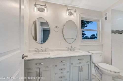 22 Stanford Dr, Hazlet NJ  07730-2314 exterior