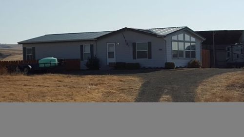 1085 Horseshoe Bend Rd, Centerville, WA 98613-2311