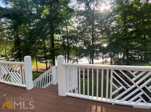 205 Sunrise Dr, Lavonia, GA 30553-2684